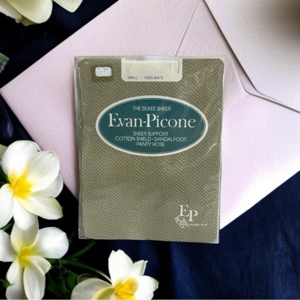 Vintage Evan-Picone Silkee Sheer Pantyhose Paris White Small Sandalfoot Support